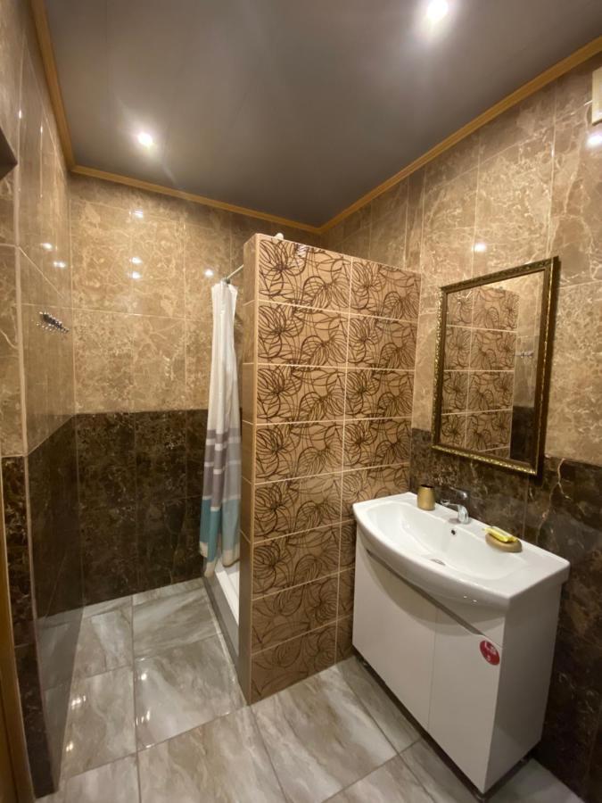 Вул Роксолани , 16 Центр 300 М До Бювету Trouskavets Extérieur photo